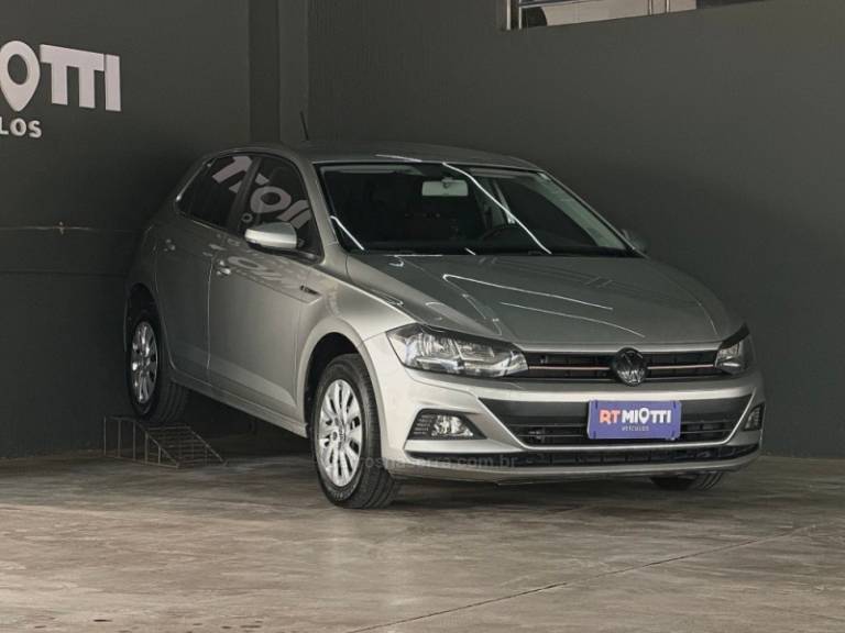 VOLKSWAGEN - POLO - 2019/2020 - Prata - R$ 68.000,00