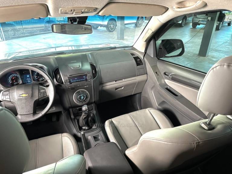 CHEVROLET - S10 - 2013/2013 - Branca - R$ 91.000,00