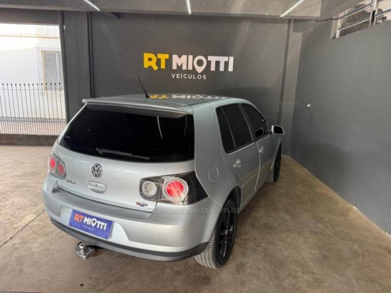 VOLKSWAGEN - GOLF - 2011/2011 - Prata - R$ 49.000,00