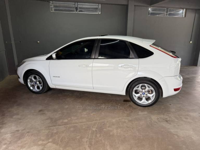 FORD - FOCUS - 2013/2013 - Branca - R$ 48.000,00