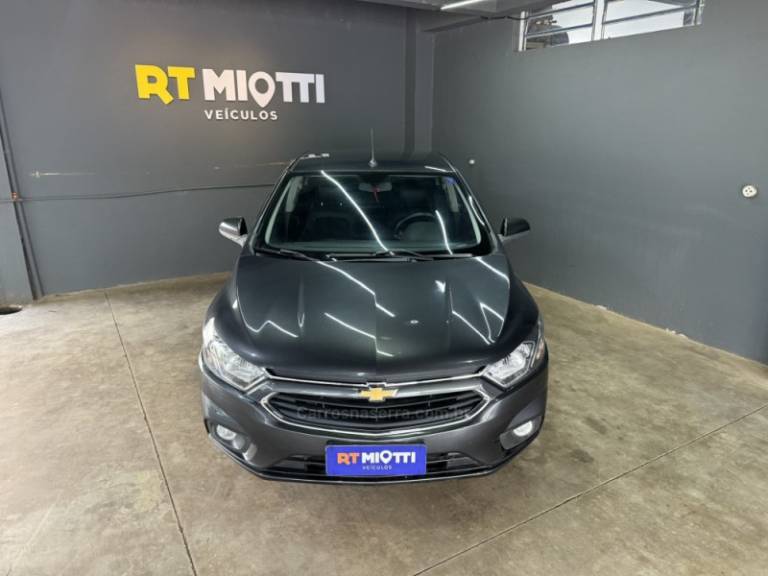 CHEVROLET - PRISMA - 2017/2018 - Cinza - R$ 66.000,00