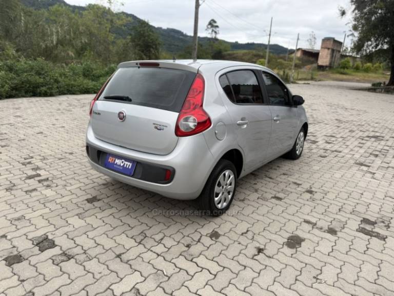 FIAT - PALIO - 2015/2016 - Prata - R$ 41.500,00