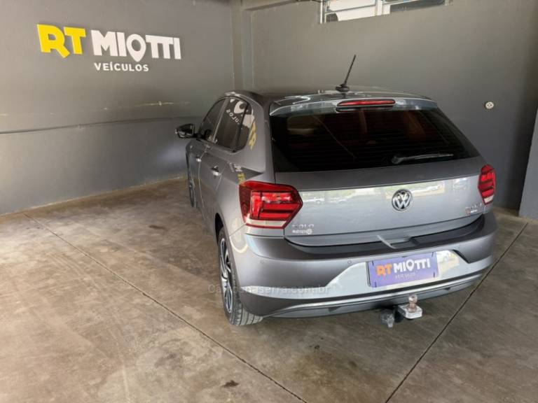 VOLKSWAGEN - POLO - 2021/2021 - Cinza - R$ 88.000,00
