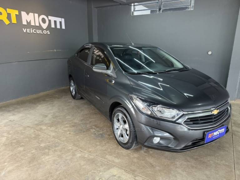CHEVROLET - PRISMA - 2017/2018 - Cinza - R$ 66.000,00