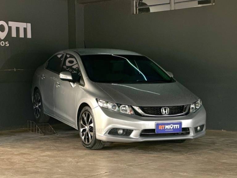 HONDA - CIVIC - 2016/2016 - Prata - R$ 79.700,00