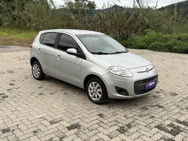 FIAT - PALIO - 2015/2016 - Prata - R$ 41.500,00