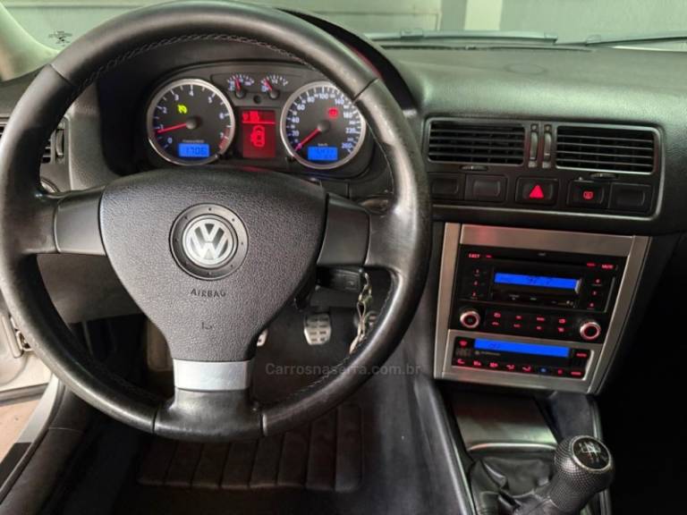 VOLKSWAGEN - GOLF - 2011/2011 - Prata - R$ 49.000,00