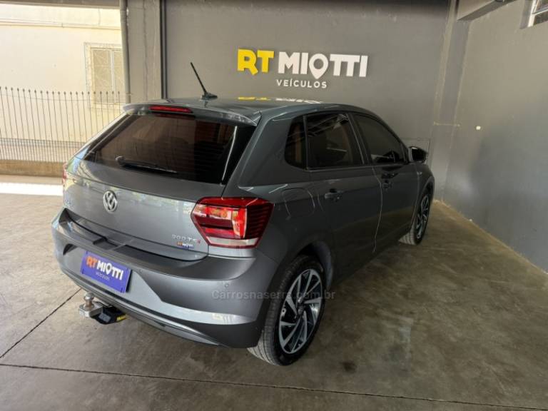 VOLKSWAGEN - POLO - 2021/2021 - Cinza - R$ 88.000,00