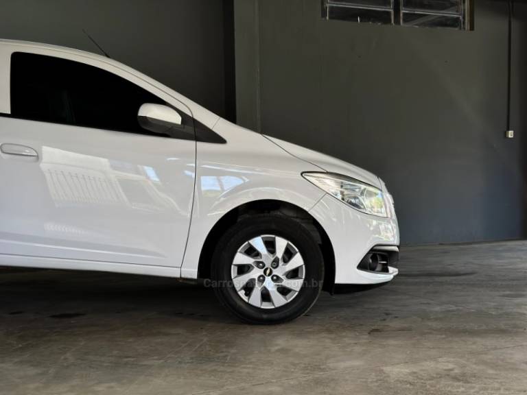 CHEVROLET - PRISMA - 2013/2013 - Branca - R$ 44.000,00