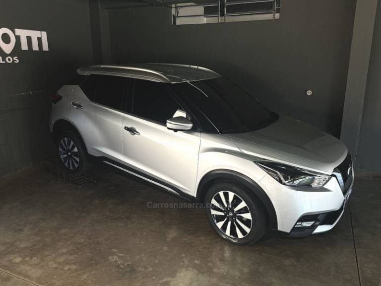 NISSAN - KICKS - 2020/2020 - Prata - R$ 88.000,00