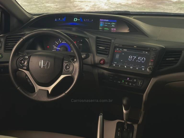 HONDA - CIVIC - 2016/2016 - Prata - R$ 79.700,00