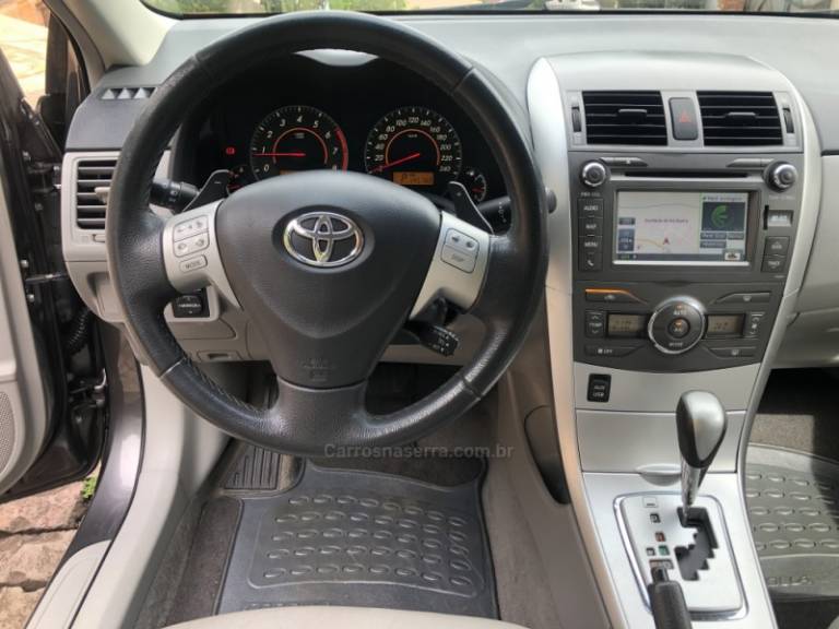 TOYOTA - COROLLA - 2014/2014 - Cinza - R$ 69.900,00