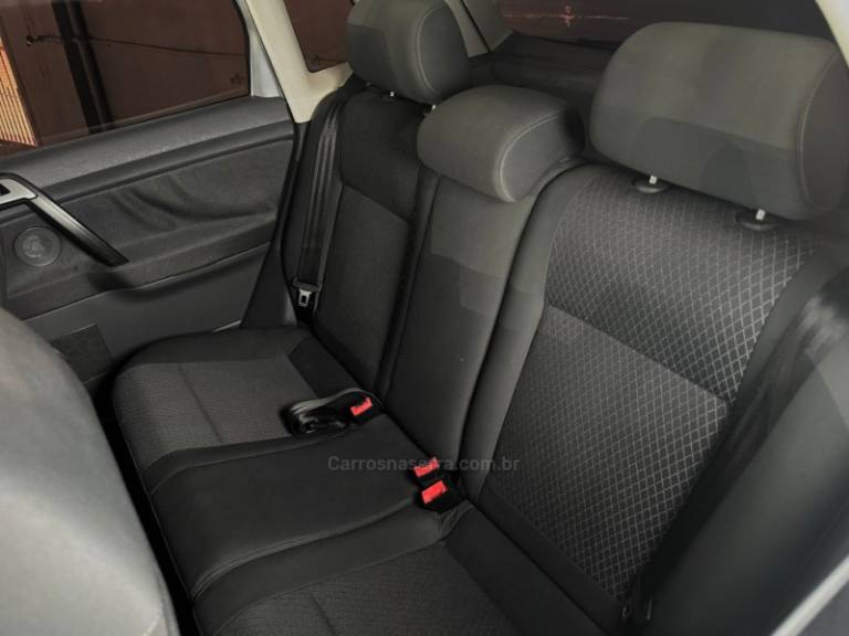 VOLKSWAGEN - POLO - 2012/2012 - Prata - R$ 40.000,00