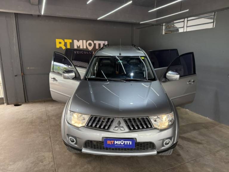 MITSUBISHI - PAJERO DAKAR - 2012/2012 - Prata - R$ 102.000,00
