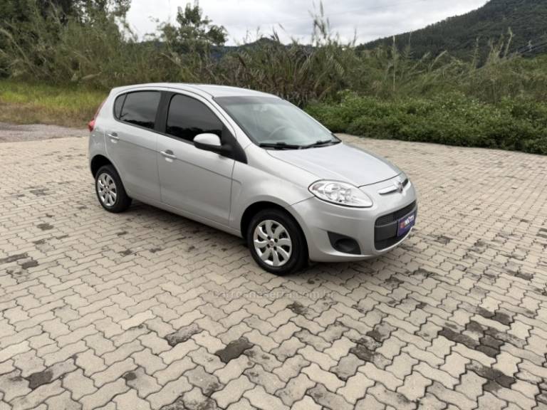 FIAT - PALIO - 2015/2016 - Prata - R$ 41.500,00