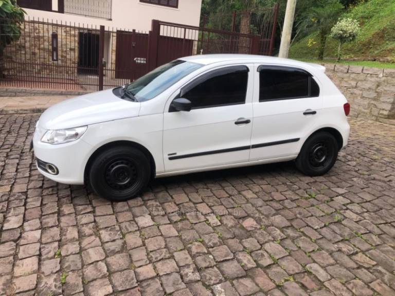 VOLKSWAGEN - GOL - 2008/2009 - Branca - R$ 24.000,00