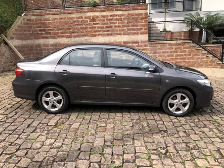 TOYOTA - COROLLA - 2014/2014 - Cinza - R$ 69.900,00