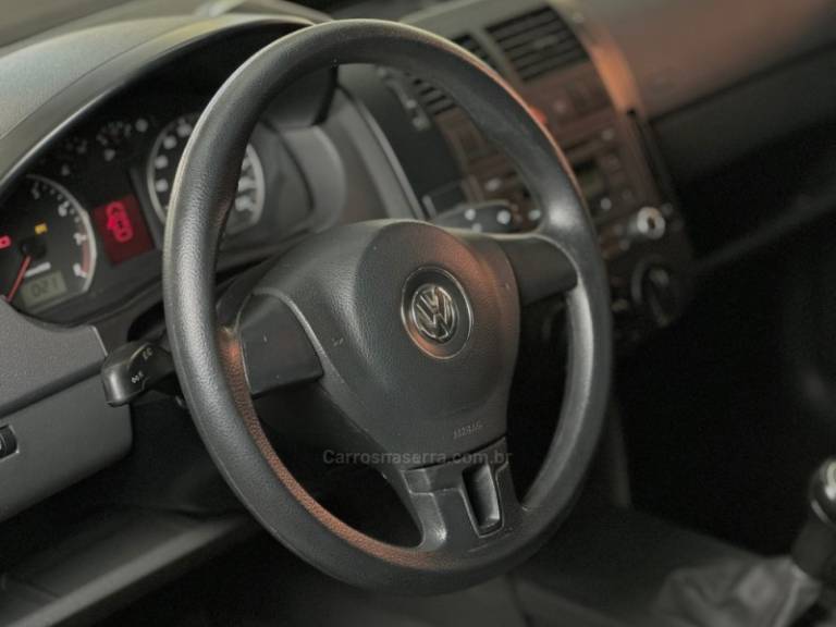 VOLKSWAGEN - POLO - 2012/2012 - Prata - R$ 40.000,00