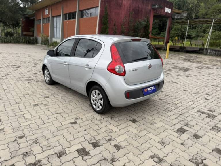 FIAT - PALIO - 2015/2016 - Prata - R$ 41.500,00
