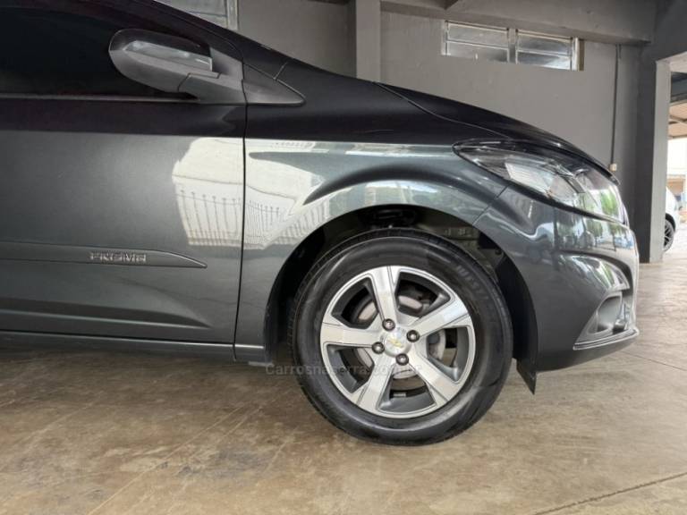 CHEVROLET - PRISMA - 2017/2018 - Cinza - R$ 66.000,00