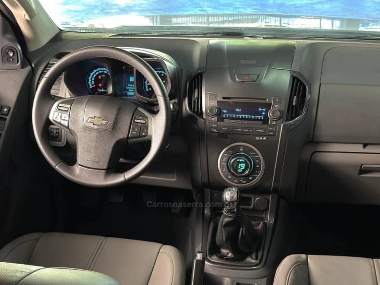 CHEVROLET - S10 - 2013/2013 - Branca - R$ 91.000,00