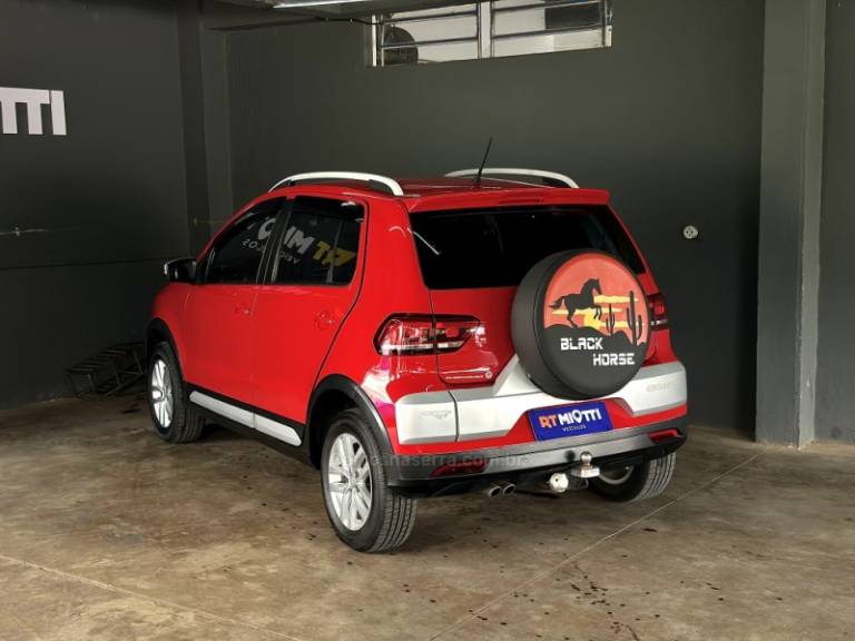 VOLKSWAGEN - CROSSFOX - 2015/2015 - Vermelha - R$ 54.000,00