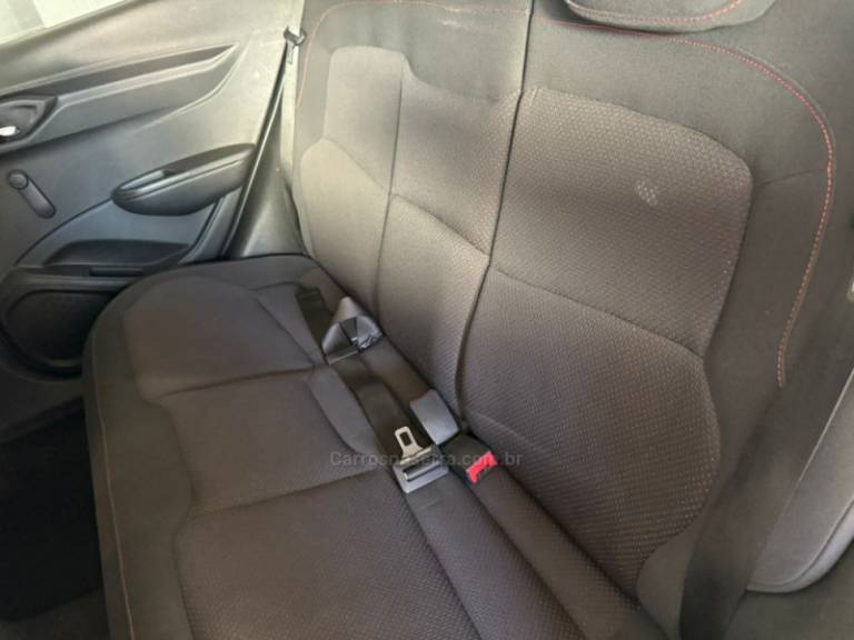 CHEVROLET - ONIX - 2015/2015 - Branca - R$ 51.000,00