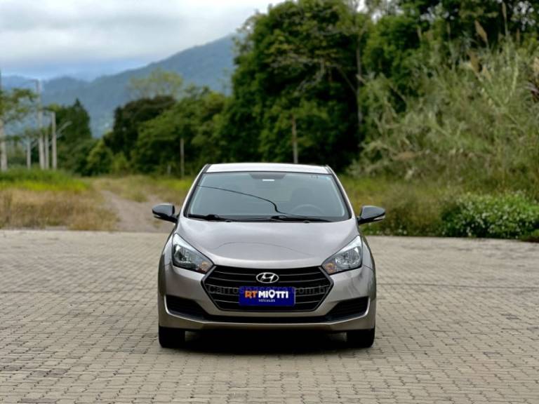 HYUNDAI - HB20 - 2018/2019 - Prata - R$ 67.500,00