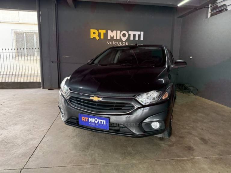 CHEVROLET - PRISMA - 2017/2018 - Cinza - R$ 66.000,00