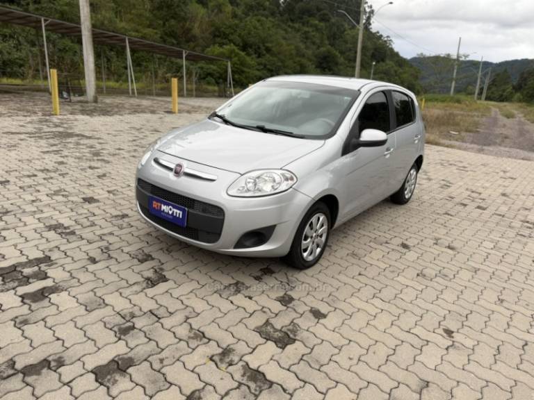 FIAT - PALIO - 2015/2016 - Prata - R$ 41.500,00