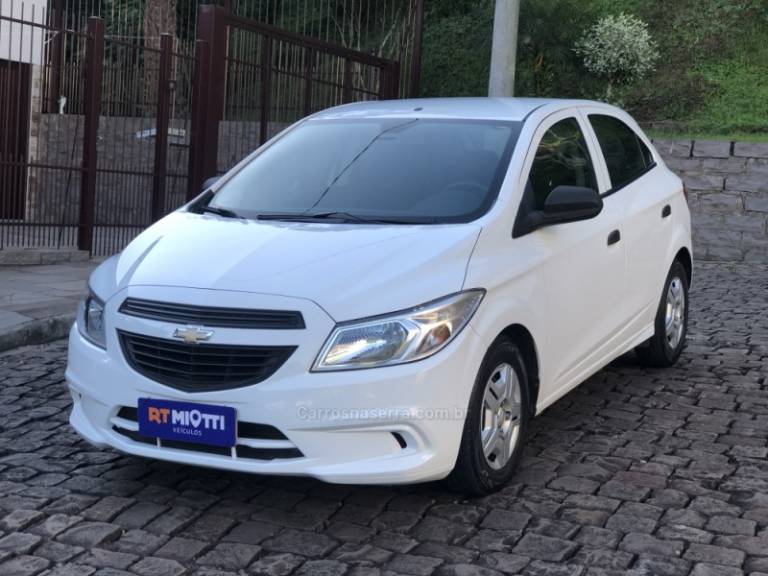 CHEVROLET - ONIX - 2018/2018 - Branca - R$ 49.500,00