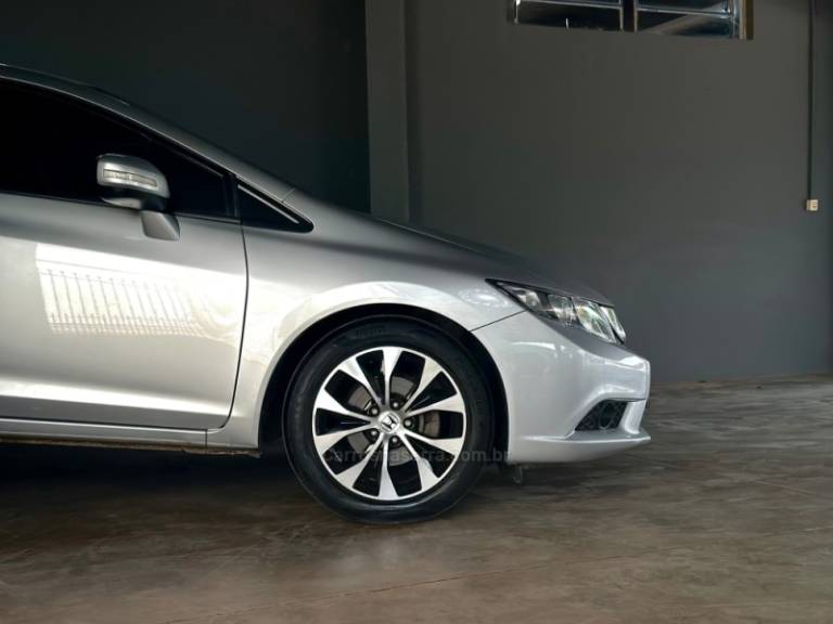 HONDA - CIVIC - 2016/2016 - Prata - R$ 79.700,00