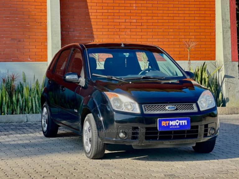 FORD - FIESTA - 2009/2010 - Preta - R$ 31.000,00