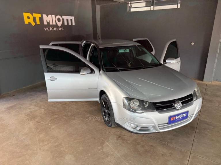 VOLKSWAGEN - GOLF - 2011/2011 - Prata - R$ 49.000,00