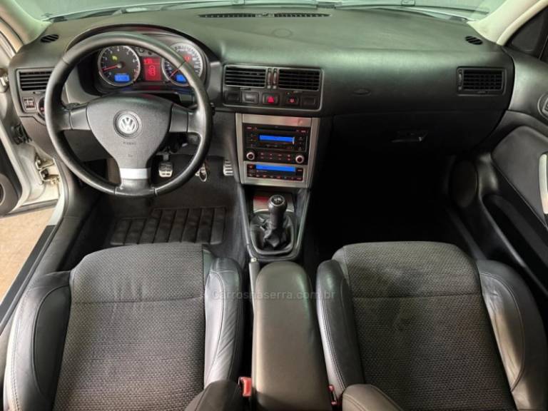 VOLKSWAGEN - GOLF - 2011/2011 - Prata - R$ 49.000,00